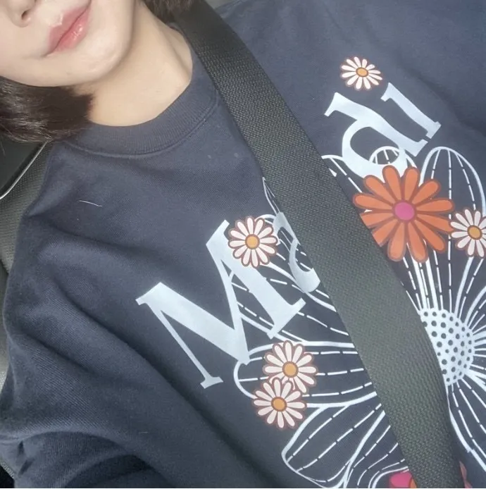 Mardi Mercredi  |Flower Patterns Unisex Logo Hoodies & Sweatshirts