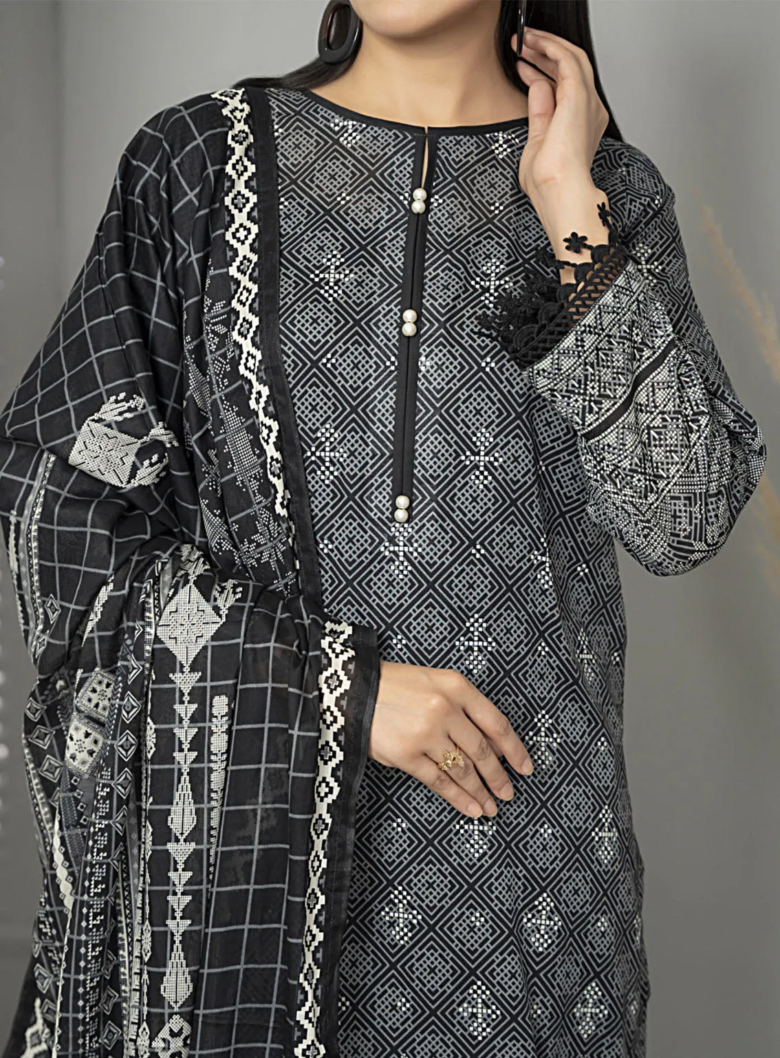 Sufinas By VS Textile Printed Lawn Black & White 3 Piece Unstitched Suit VS24S B&W D-512